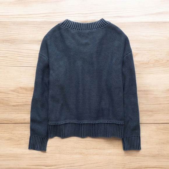 New American Eagle V-Neck Sweater – Soft, Stylish & Sustainable! LARGE - Picture 8 of 8